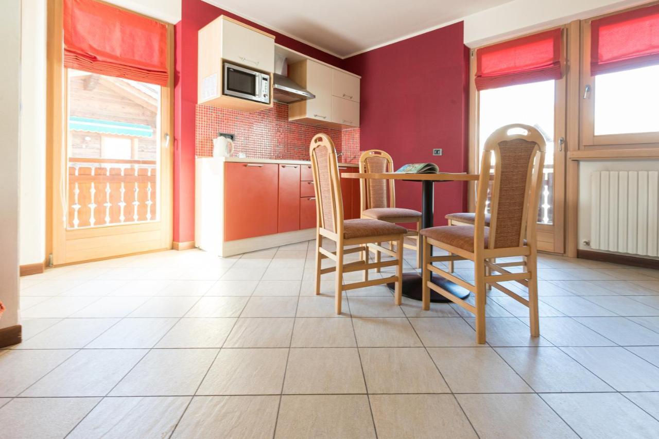 Chalet Kiara - Appartamenti Abar Livigno Bagian luar foto