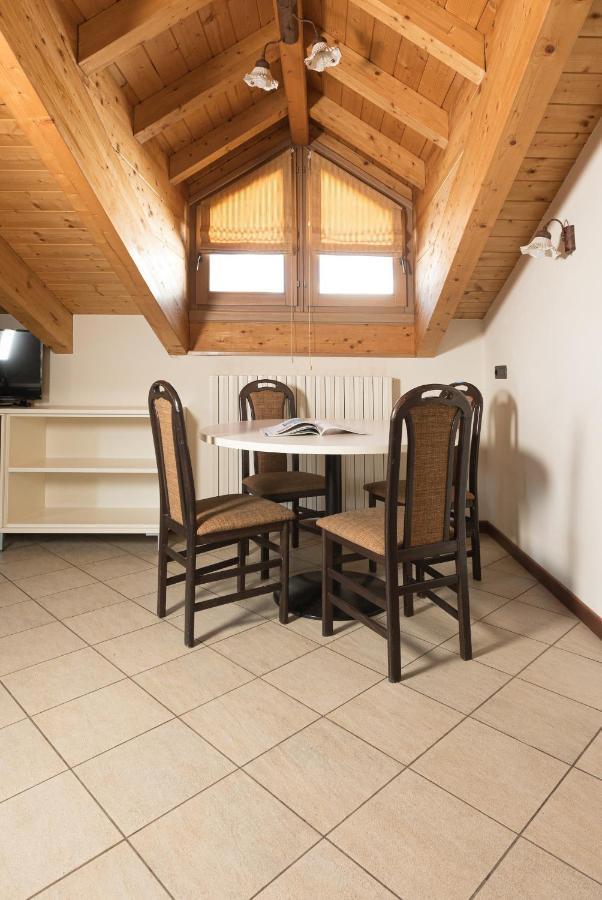 Chalet Kiara - Appartamenti Abar Livigno Bagian luar foto