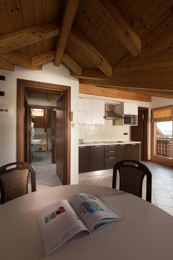 Chalet Kiara - Appartamenti Abar Livigno Bagian luar foto