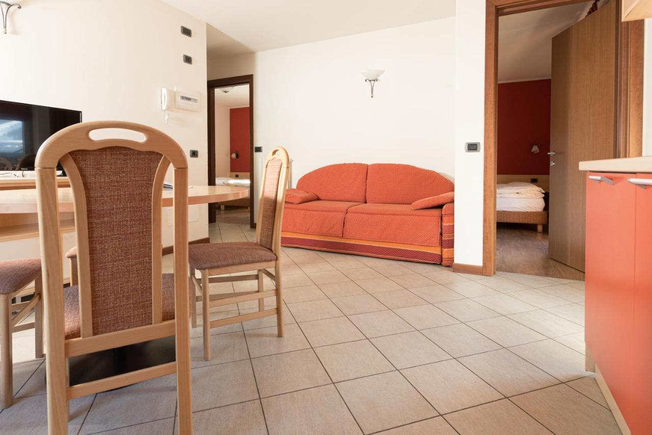 Chalet Kiara - Appartamenti Abar Livigno Bagian luar foto