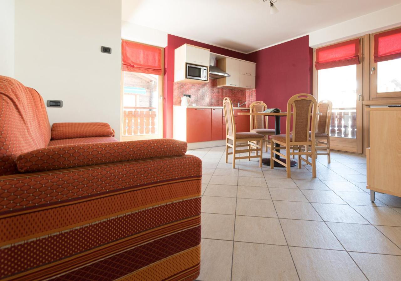 Chalet Kiara - Appartamenti Abar Livigno Bagian luar foto