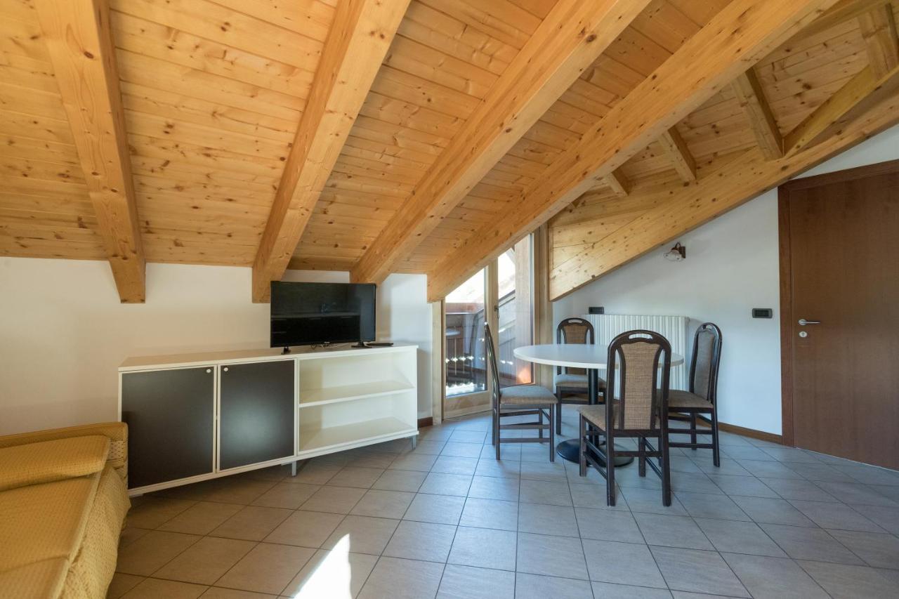 Chalet Kiara - Appartamenti Abar Livigno Bagian luar foto