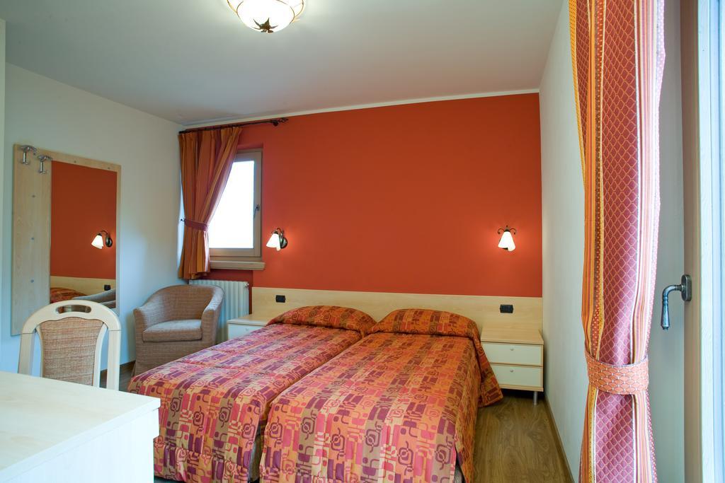 Chalet Kiara - Appartamenti Abar Livigno Ruang foto